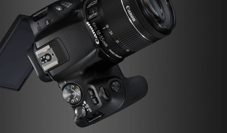 Canon EOS 200D