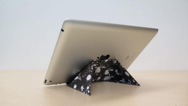 Iată un suport inteligent şi zen pentru tableta ta, FODI, inspirat de origami