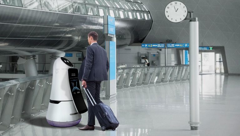 LG prezintă o serie de roboţi care întâmpină pasagerii de pe aeroportul din Seoul şi oferă informaţii