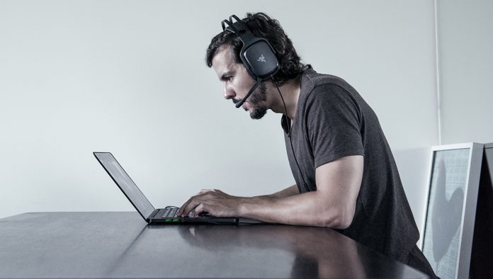 d865ae0d993c68b65aa20db0ecb76e23-006 Razer