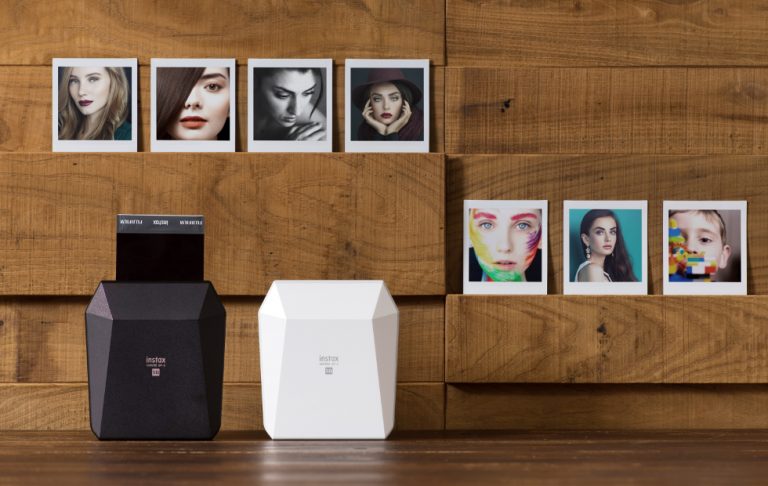 Fujifilm anunţă imprimanta foto portabilă Instax Share SP-3 SQ, cu design compact şi pătrat