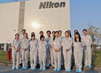Nikon îşi închide fabrica din China, dă vina pe smartphone-uri pentru acest lucru