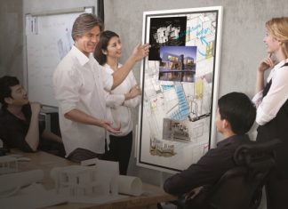 CES 2018: Samsung Flip este un mega PC rival cu Surface Hub