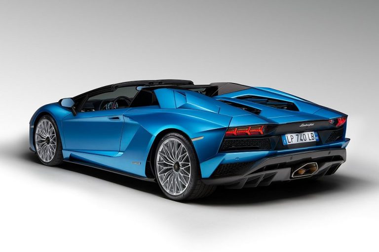 Următorul Lamborghini Aventador ar urma să vină cu baterii, motor V12 şi Active Aerodynamics