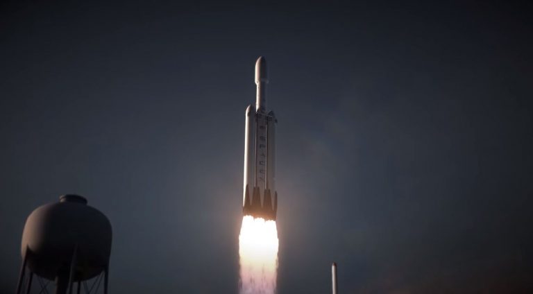 Aprinderea motoarelor navetei SpaceX Falcon Heavy are loc mâine, după câteva amânări