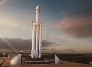 Aterizarea propulsorului central al rachetei Falcon Heavy nu reușește, unitatea prăbușindu-se în ocean Falcon Heavy