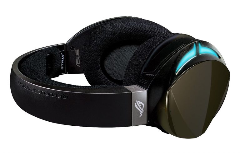 ASUS Republic of Gamers lansează căştile iluminate Strix Fusion 500