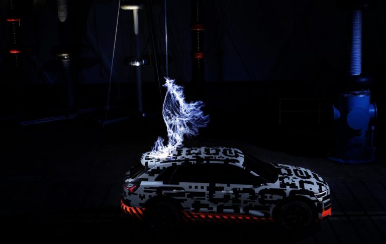 Audi prezintă bateria de 95 kWh a lui e-tron, automobilul său electric flagship