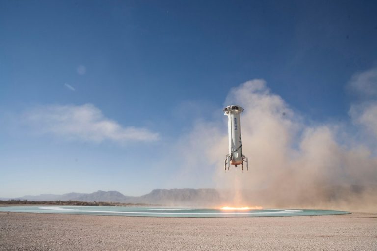 Blue Origin, firma lui Jeff Bezos va efectua un zbor de test cu o navetă pe 29 aprilie, transmis live
