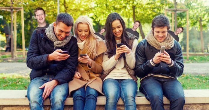 Facebook-Mark-Zuckerberg-spying-796x419