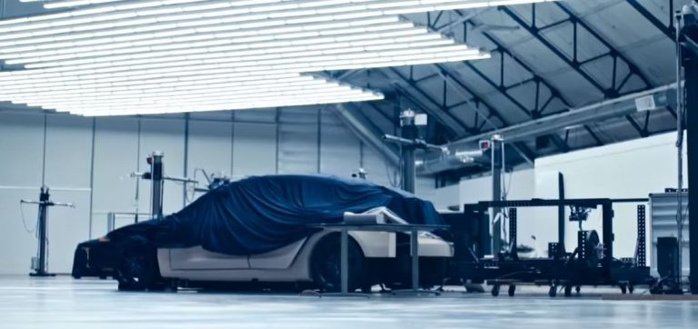 Tesla prezintă un teaser cu un automobil nelansat încă; Ar putea fi Tesla Model Y (Video)