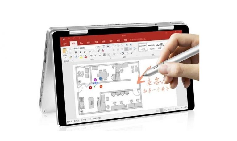 Lenovo One Mix Yoga este un laptop cu ecran de 7 inci, aminteşte de un Vaio Mini