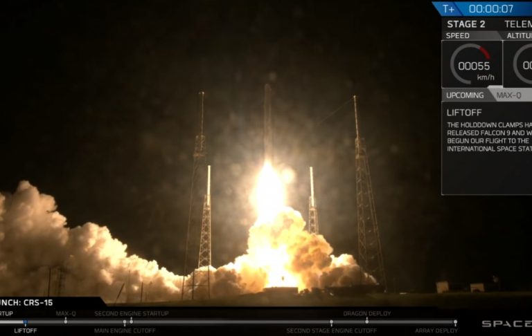 SpaceX trimite misiunea CRS-15 în spațiu, ducând o masinărie AI pe ISS