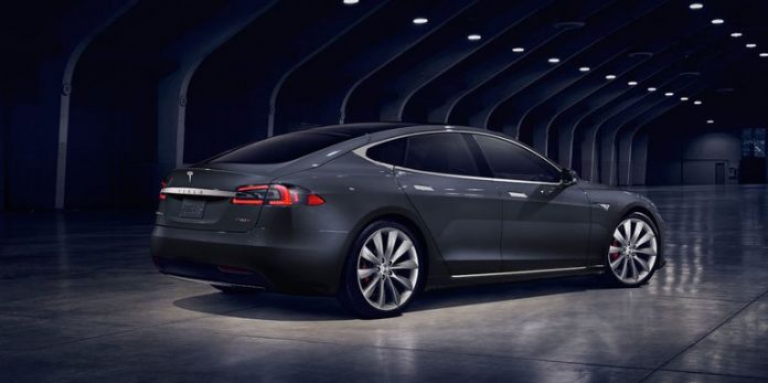 gallery-1461006043-model-s-rear-34 Tesla
