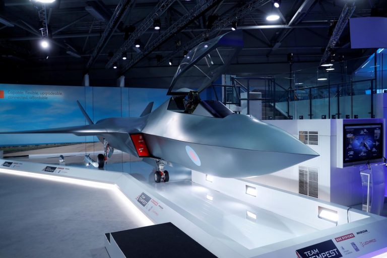 Viitorul forţelor aeriene este Tempest, avion de luptă cu lasere şi rachete hipersonice