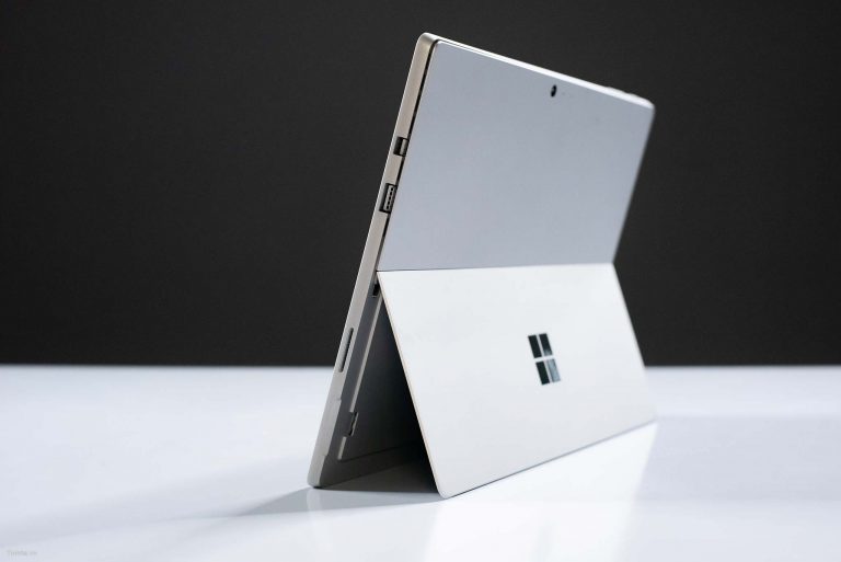 Microsoft Surface Pro 6 scapă într-un unboxing video şi o serie de fotografii hands on