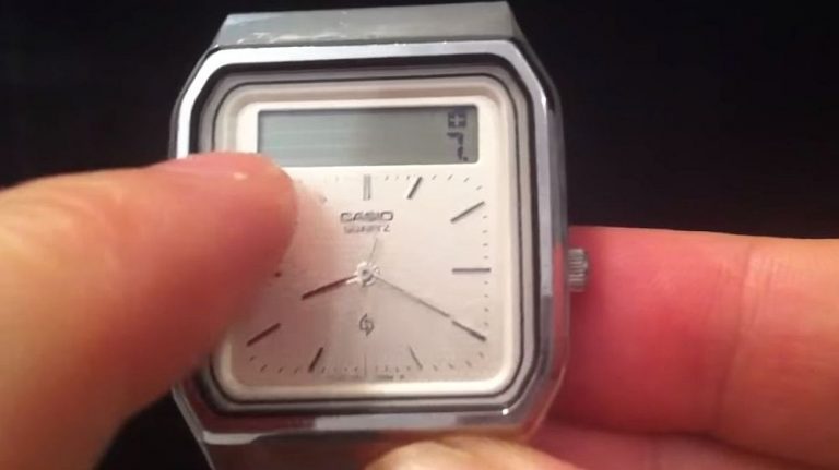 Casio avea un ceas cu ecran tactil încă din 1984; Iată legendarul model AT-552 Janus  (Video)