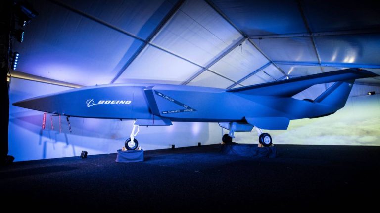 Boeing a produs o super dronă de luptă care susţine avioanele supersonice