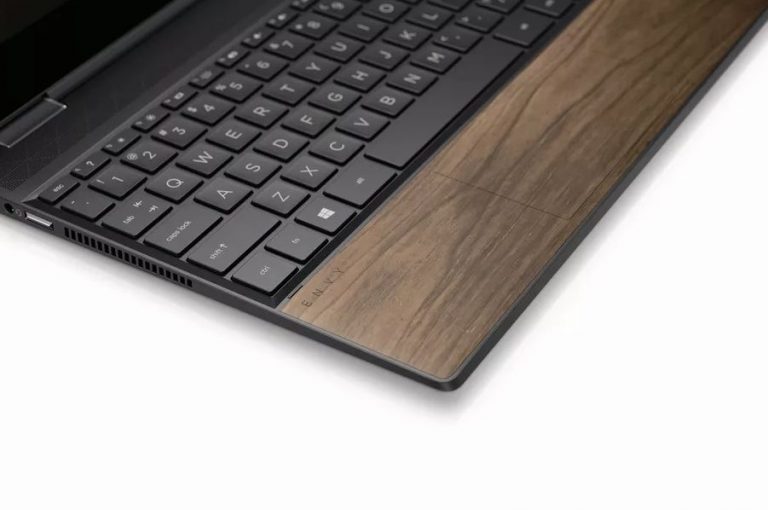 HP produce acum laptopuri Envy cu carcasă din lemn (parţial)