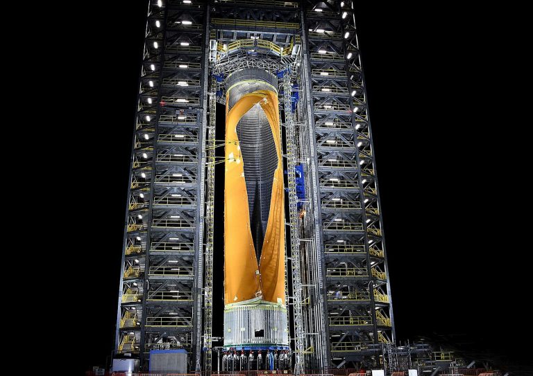NASA prezintă cea mai puternică rachetă din istoria umanităţii