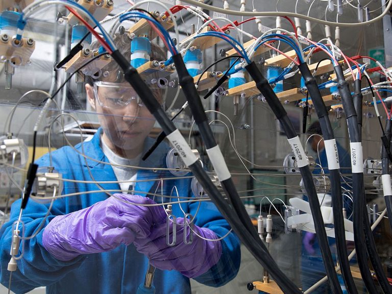 IBM a creat o baterie revoluţionară, produsă fără metale grele