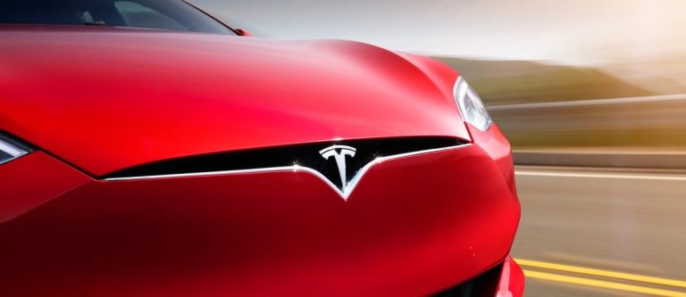 Ce noutăţi a pregătit Tesla pentru 2020? Iată scăpări dintr-o actualizare software