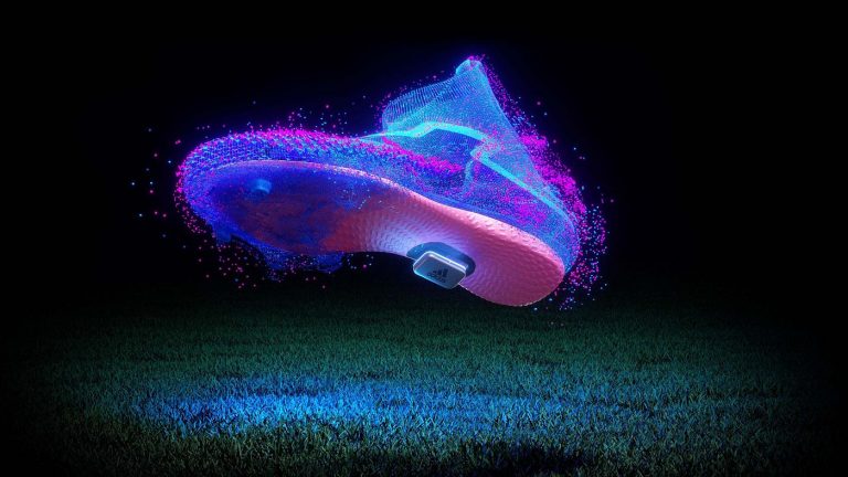 Adidas a creat branţuri inteligente pentru pantofii sport, conectate la FIFA Mobile