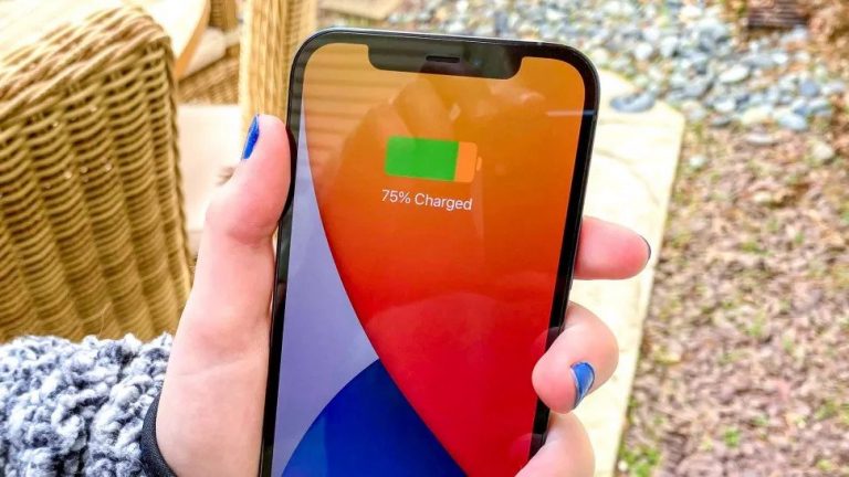 Tehnologia 5G scade autonomia lui iPhone 12 cu 20% mai rapid decât 4G în benchmark-uri