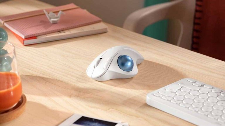 Logitech lansează un nou mouse ergonomic cu trackball integrat: Ergo M575