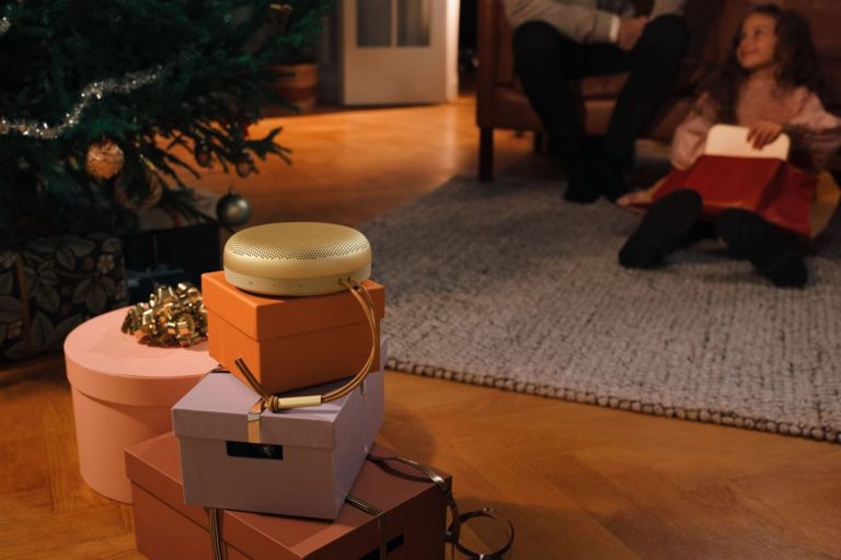 Bang & Olufsen împlineşte 95 de ani şi lansează Golden Collection, o variantă luxoasă a produselor sale