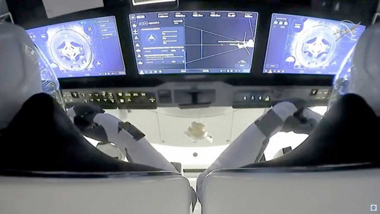 SpaceX anunţă primii civili care vor călători pe Staţia Spaţială Internaţională, prezintă două prototipuri Starship