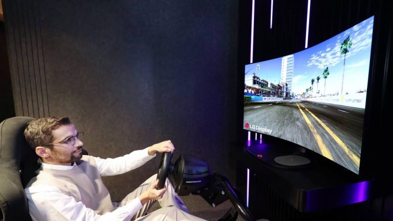 LG Bendable