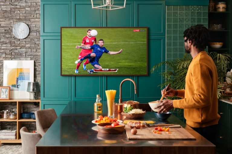 Samsung a prezentat noua gamă de televizoare The Frame (2021); Sunt cu 46% mai subțiri față de generația anterioară